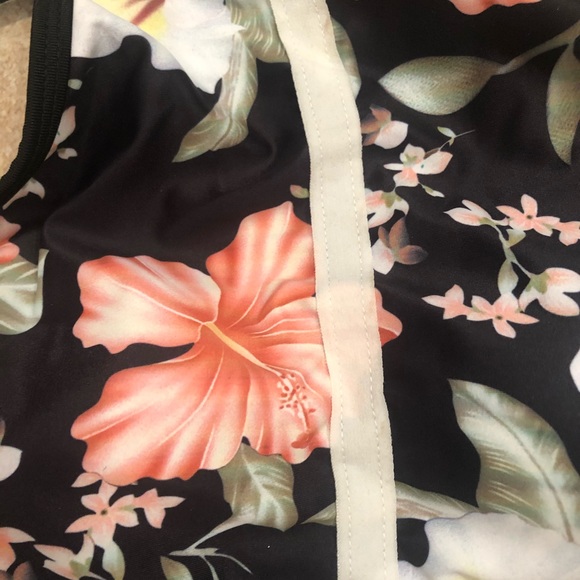 Bathing suit - Picture 4 of 4